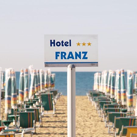 Hotel Franz Бибионе Экстерьер фото