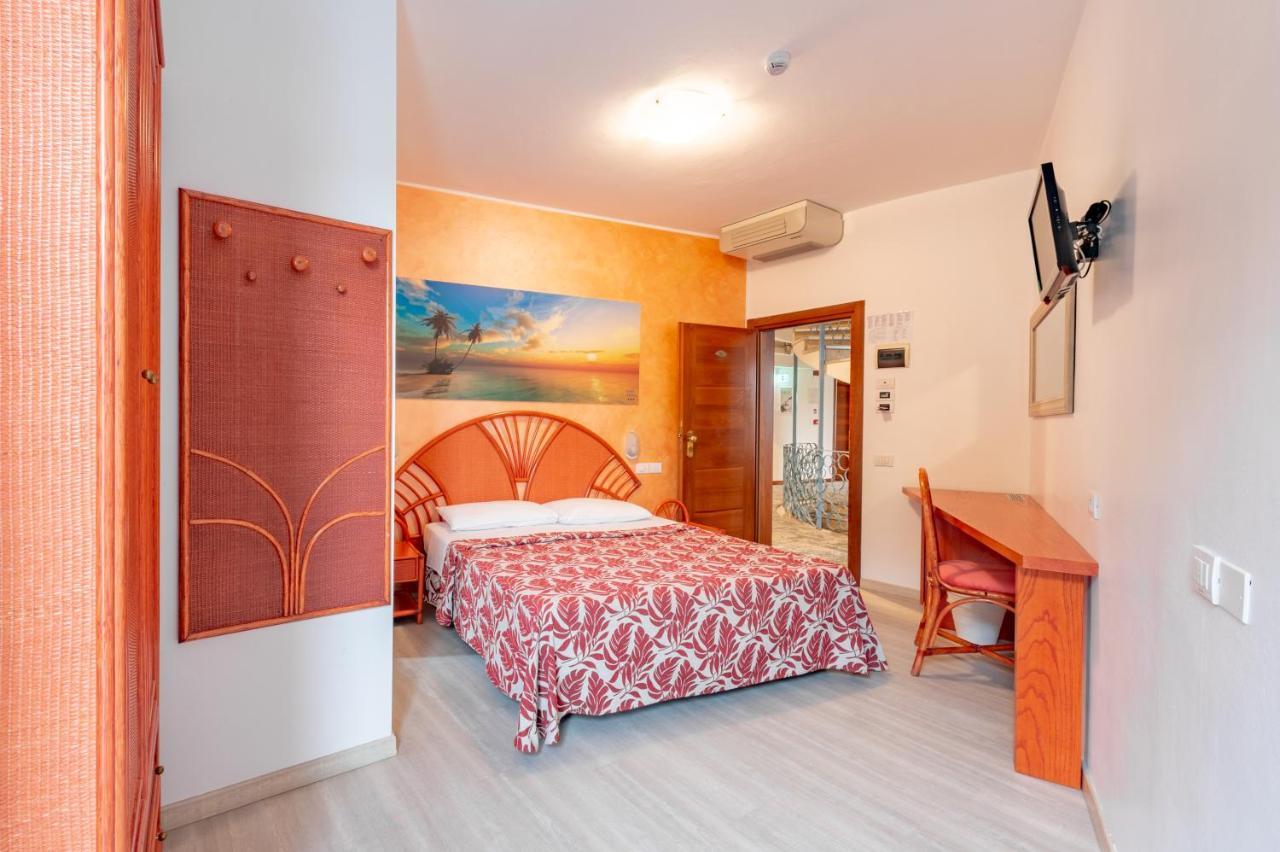 Hotel Franz Бибионе Экстерьер фото