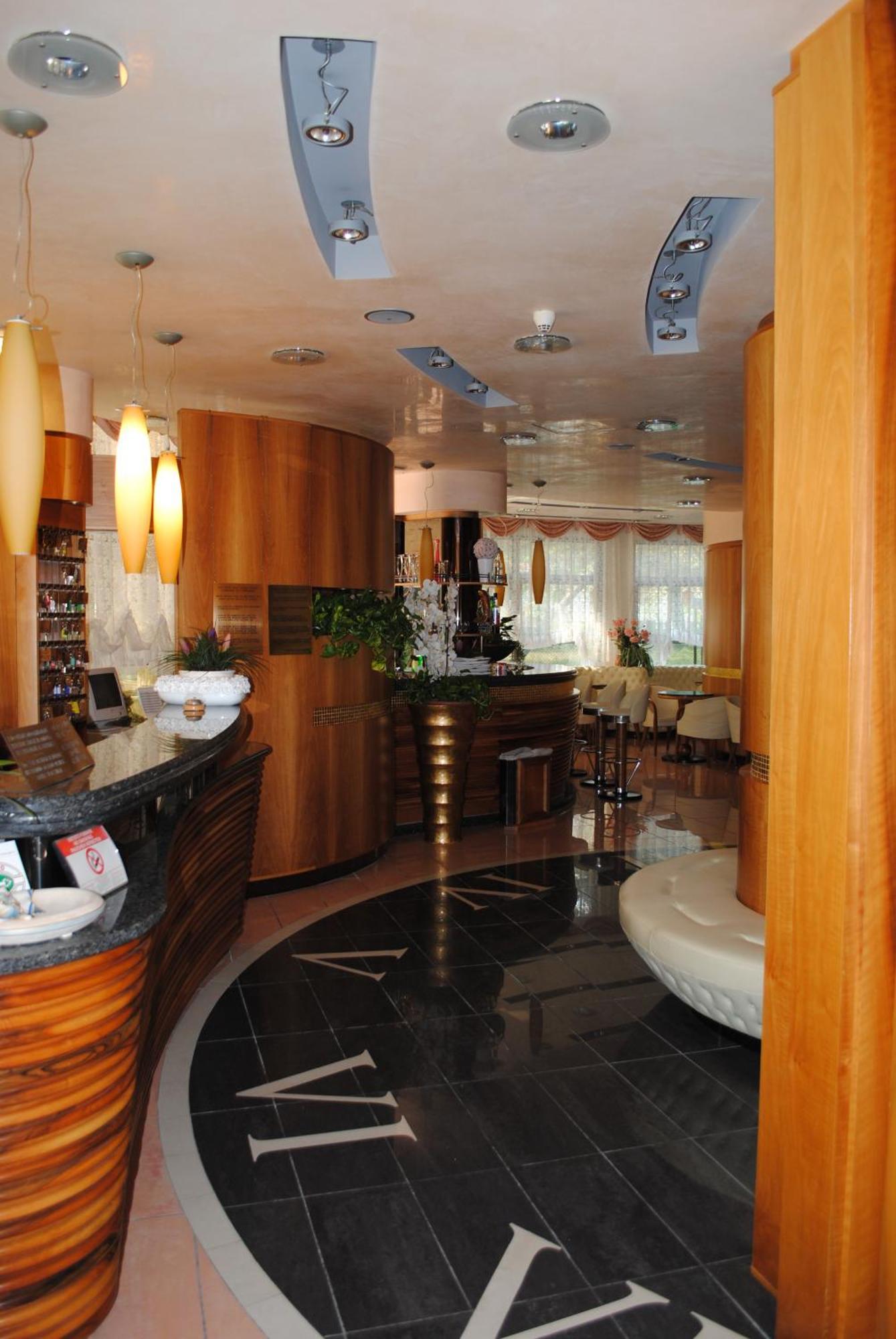 Hotel Franz Бибионе Экстерьер фото