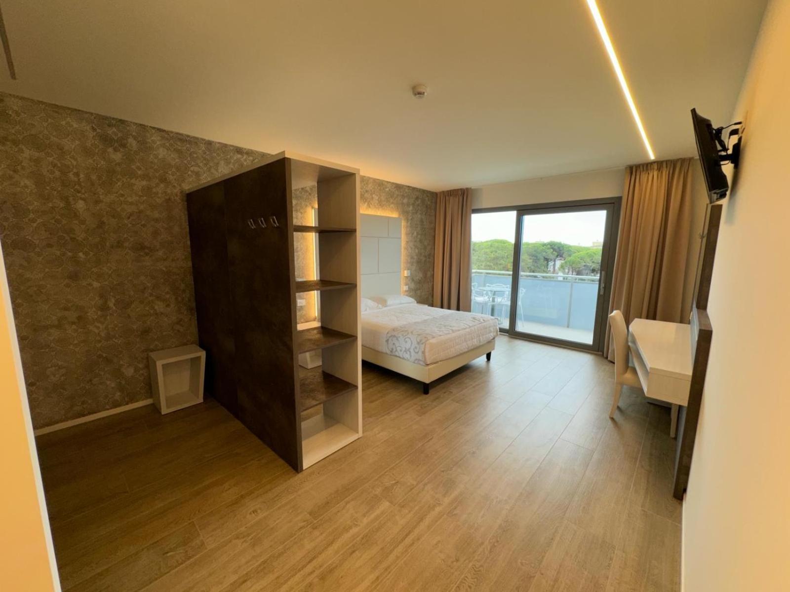 Hotel Franz Бибионе Экстерьер фото