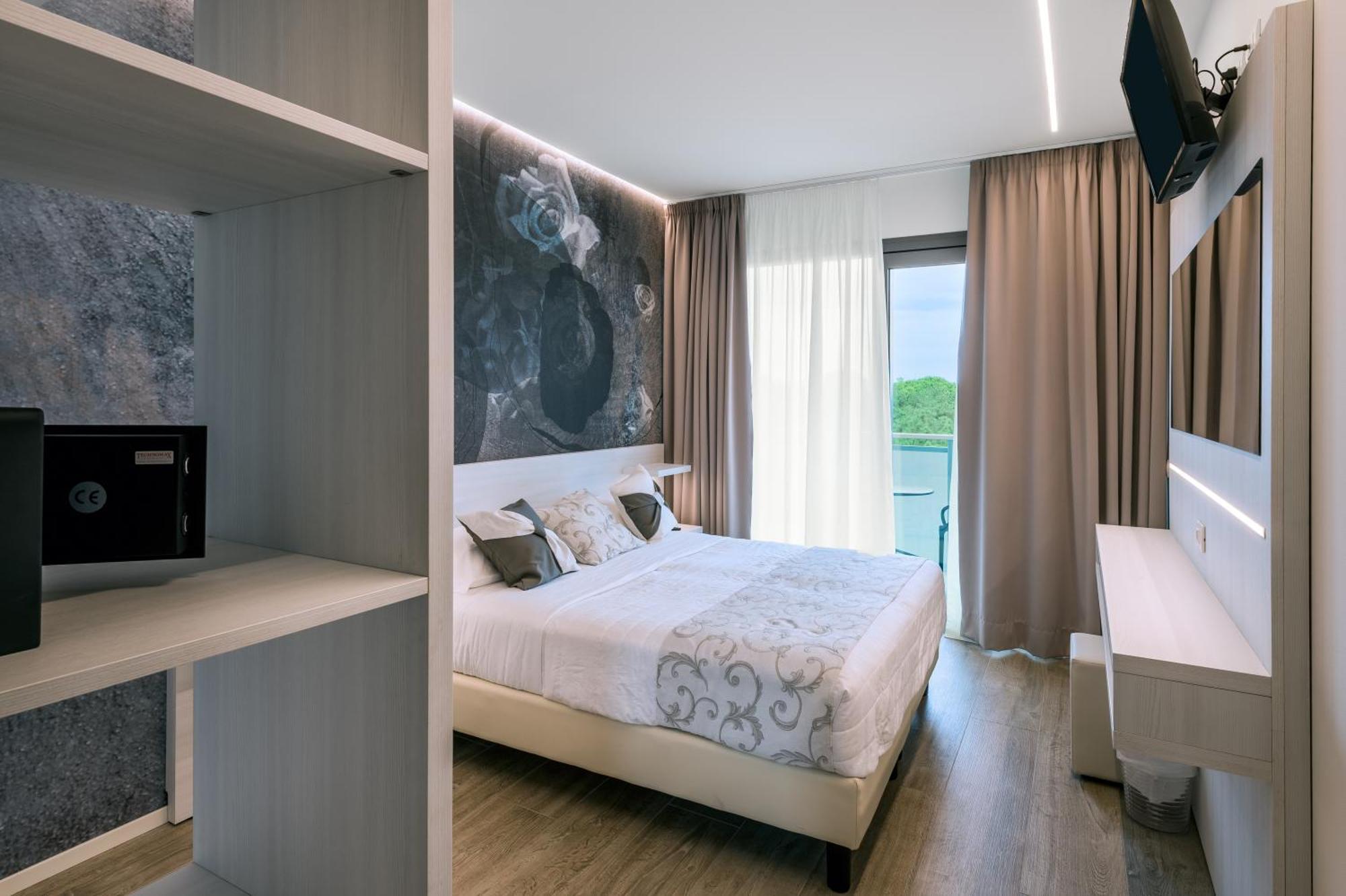 Hotel Franz Бибионе Экстерьер фото